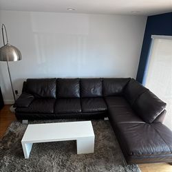 🔥 Priced to Sell – Brown Leather 7-Seat Sectional – $1,200 🔥