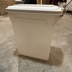 animal food container 