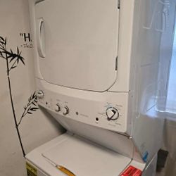 GE Washer/Dryer Laundry Center – Practically New – $600 (Delivery + Installation included)