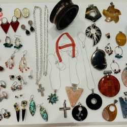 solid sterling silver lot of Pendant with chain/Pendant/Earrings