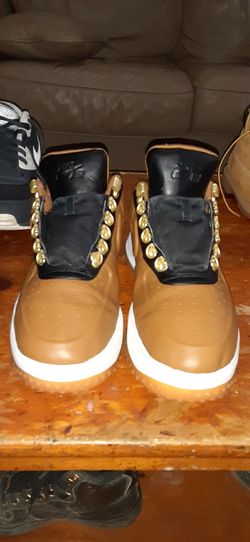 Hurry now nikes for the low size9