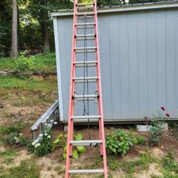 24 ft Fiberglass Extension Ladder