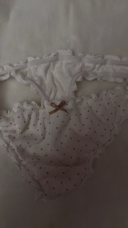 Ruffle polka dot thong