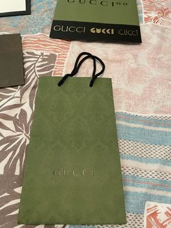 Louis Vuitton Paper Bag for Sale in Pompano Beach, FL - OfferUp
