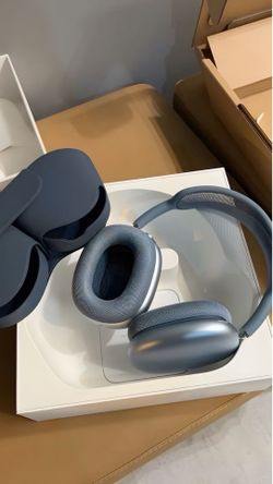 Airpod maxes blue colored , soft on head feeling