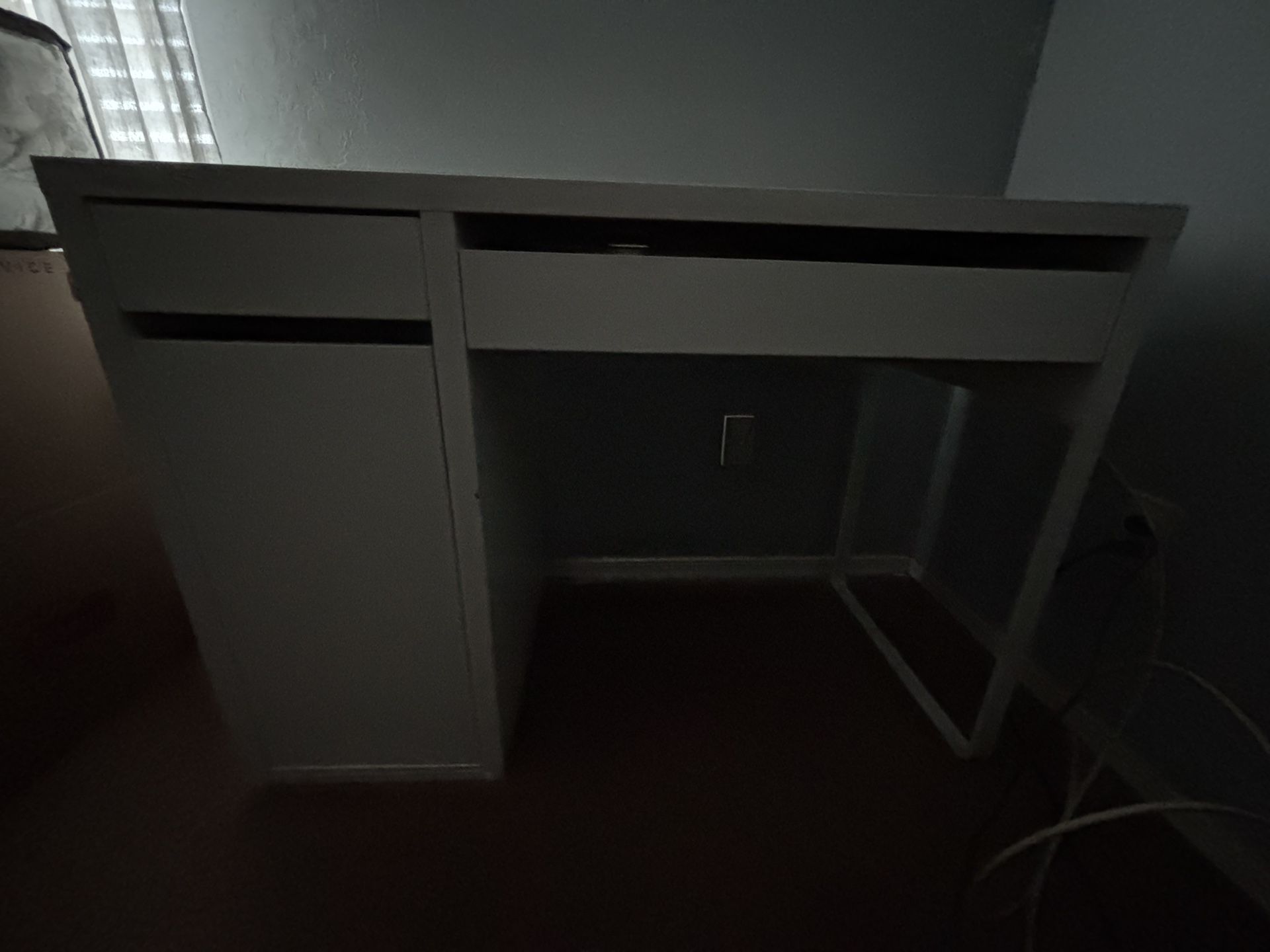 IKEA Micke Writing Desk/Table