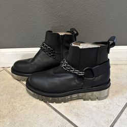 New Women’s Boots Size 9
