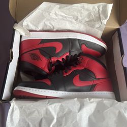 Air Jordan 1 Mid 