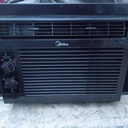 Midea 5000 BTU Window Unit Blows ICE FRIGID Cold And Whisper Quiet 