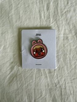 molly factory crybaby pink bunny crybunny pin
