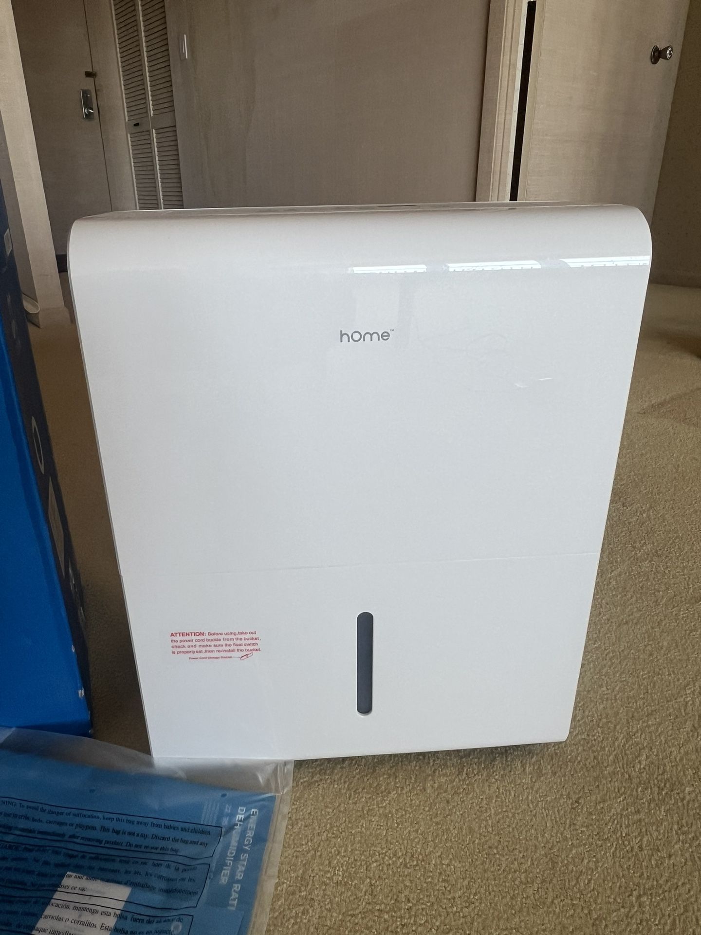 Dehumidifier (hOmeLabs 1,500 Sq. Ft)