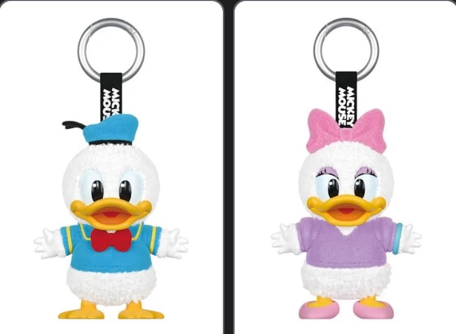 Mickey Family Cute Together - Donald & Daisy Duck