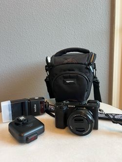 Sony A6400 Mirrorless Camera with 16-50 mm OSS Lens