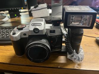 vintage Canon S5200 35mm camera
