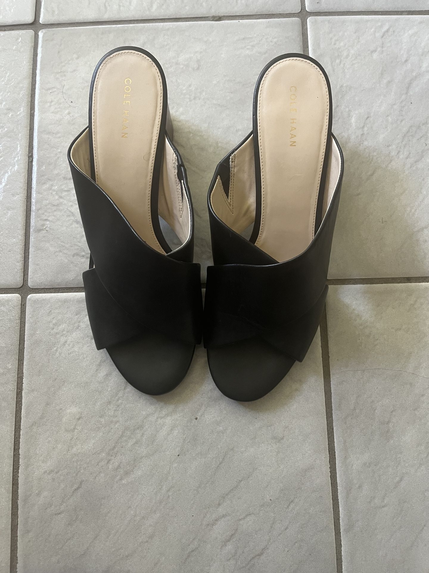 Cole Haan Black Leather Sandals/slippers size 10B Heels 3”