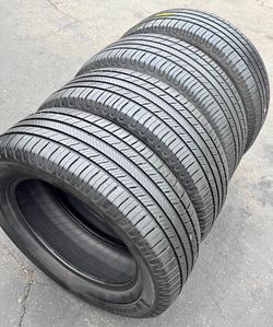 235 55 20 Michelin Tires Con 80% de Vida Las 4