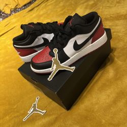 Jordan 1 Low Bred Toe 2.0 (GS) WHITE/BLACK-VARSITY RED-WHITE size 6Y