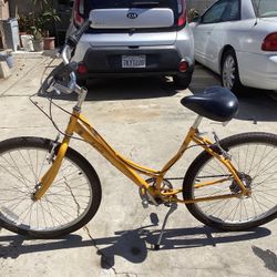 26” Beach Cruiser Schwinns Majestic Bike For Womens 7 Speeds Excellent Condition Only The Frame Is Used All The Parts Is News $125 Firm 
