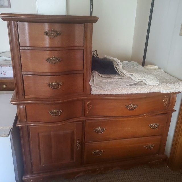 Free Dresser