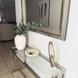 Entry Table And Mirror 