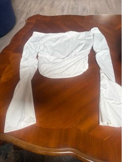 Women’s Edikted long flared sleeve crop top size S