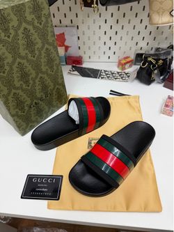 100$ size 8