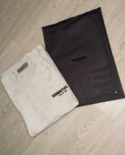 Essentials  xs shirts light oat