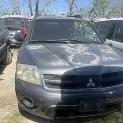 2006  Mitsubishi Endeavor (FOR PARTS)