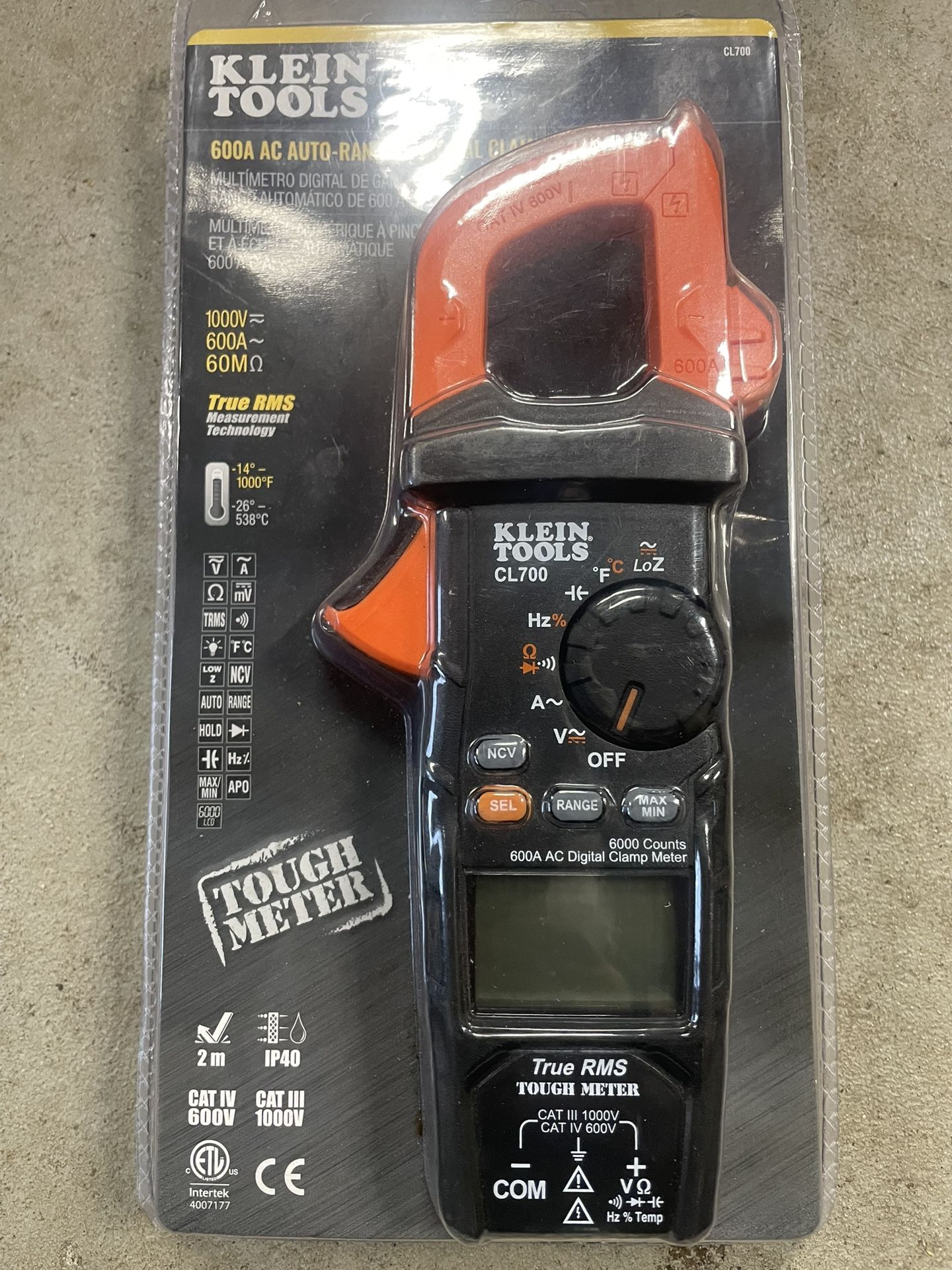 Klein Tools 600A. AC Auto-Ranging Digital Clamp Meter