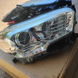 Toyota Tacoma Headlights 2015-23 LED inclued