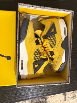 Jordan 4 Retro Lightning