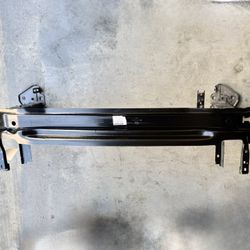 2021-2022 VOLKSWAGEN ATLAS FRONT BUMPER SUPPORT REINFORCEMENT IMPACT BAR OEM