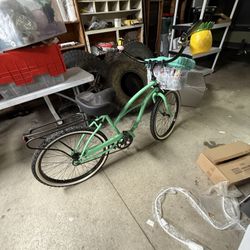 Woman’s 24 Inch Cruiser Bike. 
