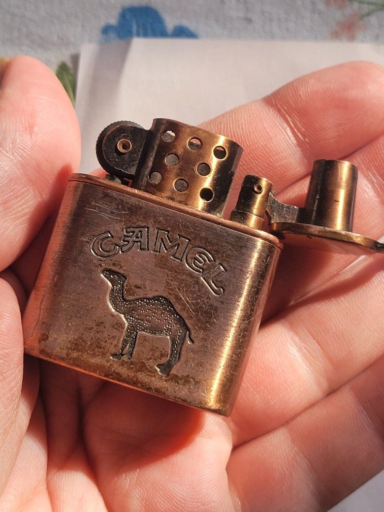 Vintage Camel Flip Top Lighter Full Sized Copper Good Condition Collectible