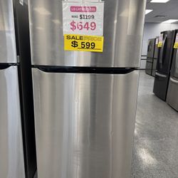 LG 33” Stainless Steel Top Freezer Refrigerator 
