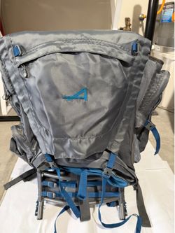 Camping backpacks, blue and gray, excellent condition, salt as pair only.