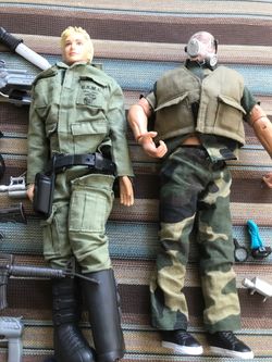 2G I Joe dolls A lot of accessories