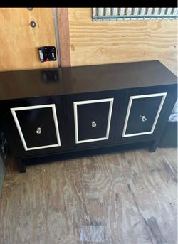 Buffet/TV stand/Cabinet