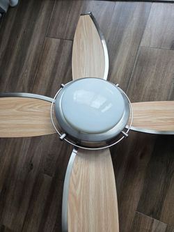 Hampton Bay 52' ceiling fan