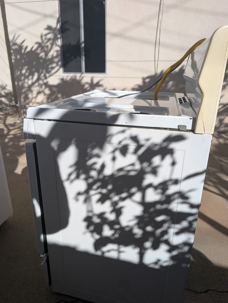 For Sale Refrigerator And Stove 