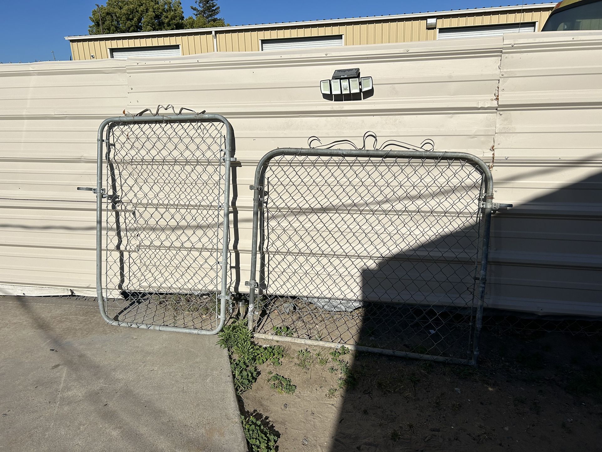 Dog Kennels Chain-Link Fence