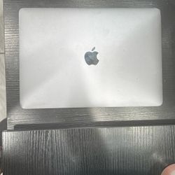 Apple MacBook Pro "Core i5" 1.4 13" 2020 2 TB 3 Specs Color: Sliver