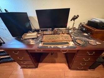 Large Desk