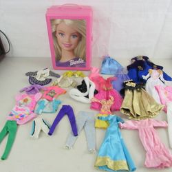Vintage Barbie 2001 Tara Organizer Storage Case & Lot Of Clothing
