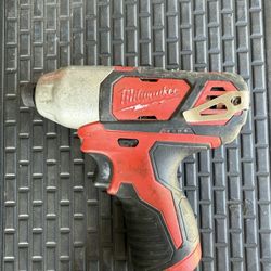 Milwaukee M12