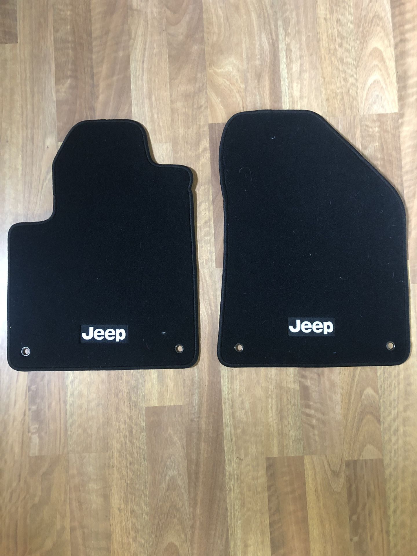 JEEP FRONT FLOOR MATS- like new