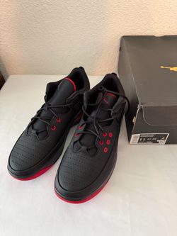 JORDAN BLACK AN RED MENS SHOES SIZE 10