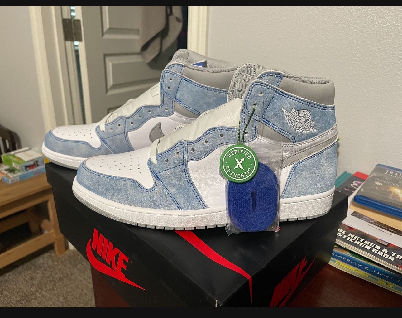 Jordan Air 1 Retro High OG (Hyper Royal)