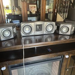 3 Klipsch Speakers Surround Sound 