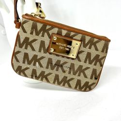 MICHAEL KORS Jet Set Signature Zip Wristlet Khaki Fabric Brown Leather Trim
